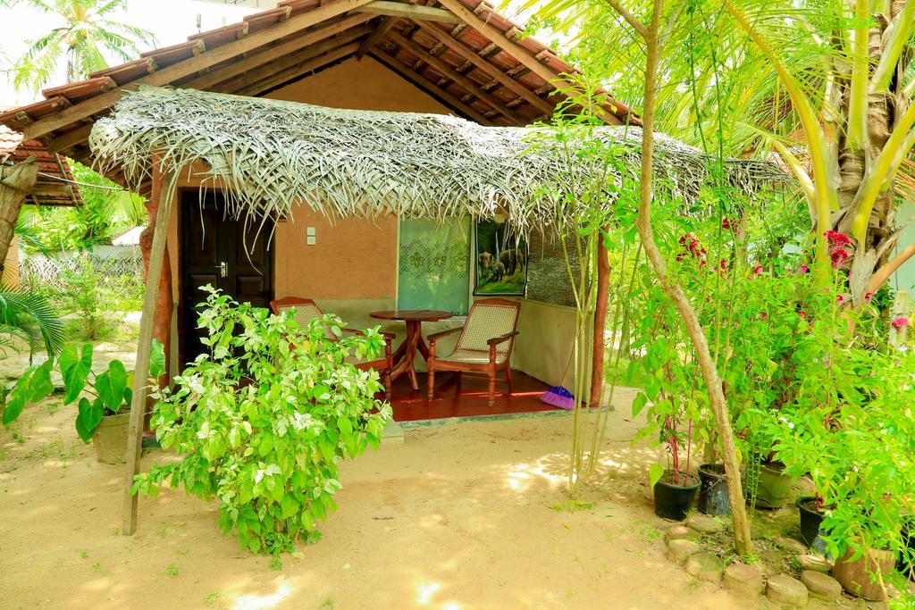 Natural Cabanas Kanattagoda ภายนอก รูปภาพ